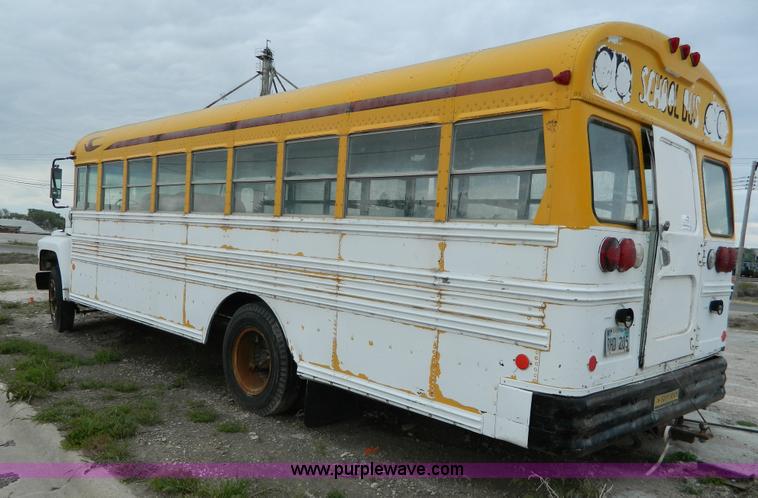 image for item J8914 1980 Ford bus