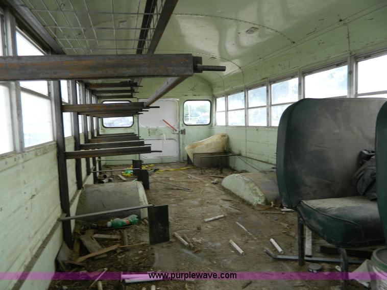 image for item J8914 1980 Ford bus