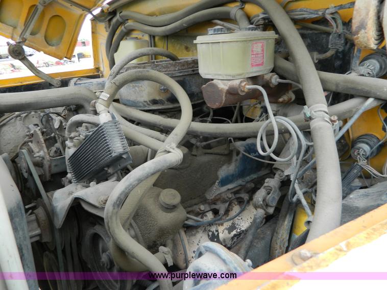 image for item J8914 1980 Ford bus