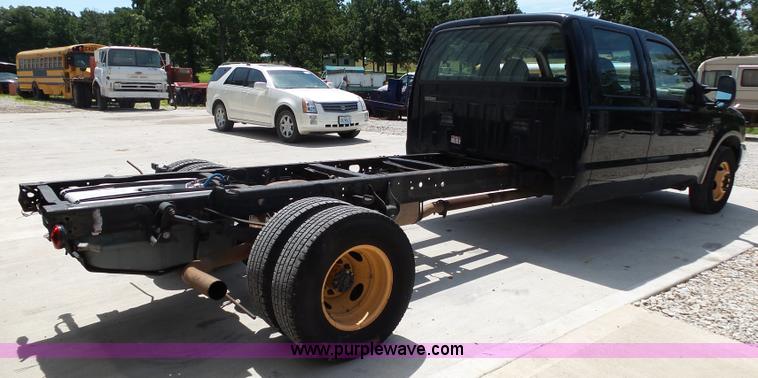 image for item K1189 2000 Ford F350 Super Duty Crew Cab pickup truck cab and chassis