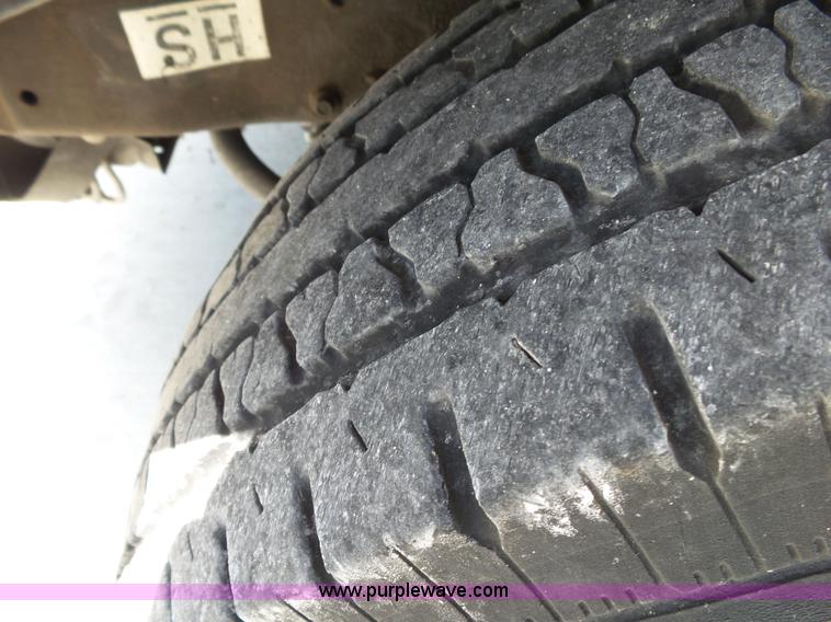 image for item K1189 2000 Ford F350 Super Duty Crew Cab pickup truck cab and chassis