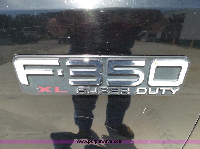 image for item K1189 2000 Ford F350 Super Duty Crew Cab pickup truck cab and chassis