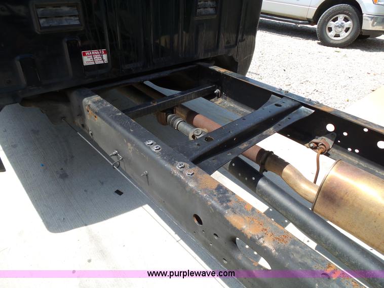 image for item K1189 2000 Ford F350 Super Duty Crew Cab pickup truck cab and chassis