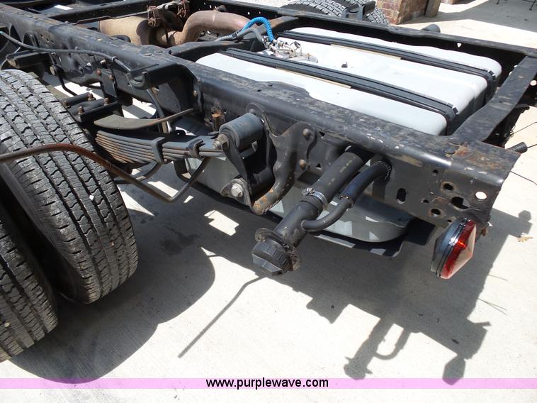 image for item K1189 2000 Ford F350 Super Duty Crew Cab pickup truck cab and chassis