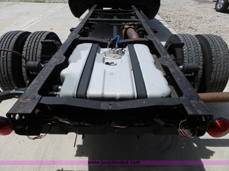 image for item K1189 2000 Ford F350 Super Duty Crew Cab pickup truck cab and chassis