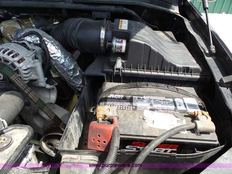 image for item K1189 2000 Ford F350 Super Duty Crew Cab pickup truck cab and chassis