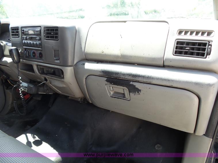 image for item K1189 2000 Ford F350 Super Duty Crew Cab pickup truck cab and chassis