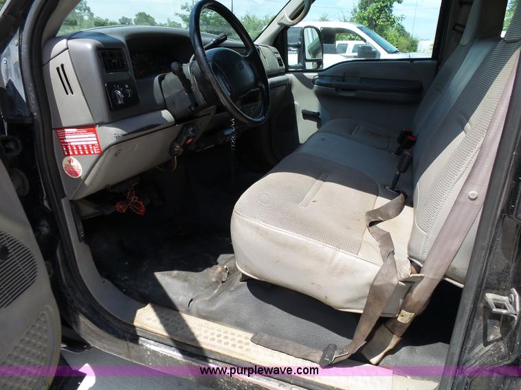 image for item K1189 2000 Ford F350 Super Duty Crew Cab pickup truck cab and chassis