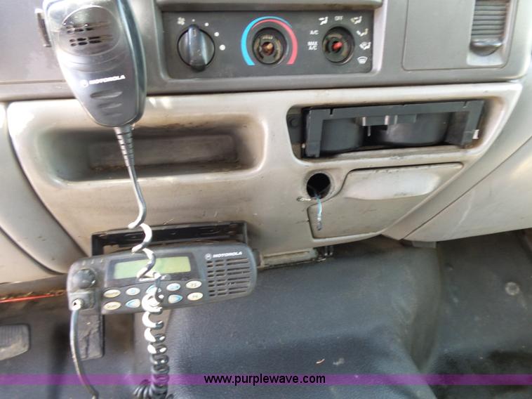 image for item K1189 2000 Ford F350 Super Duty Crew Cab pickup truck cab and chassis