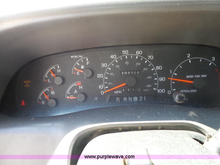 image for item K1189 2000 Ford F350 Super Duty Crew Cab pickup truck cab and chassis