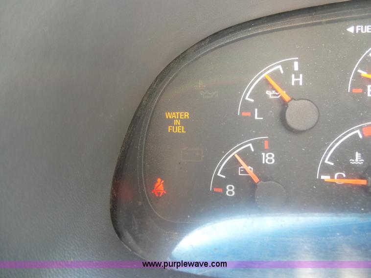 image for item K1189 2000 Ford F350 Super Duty Crew Cab pickup truck cab and chassis