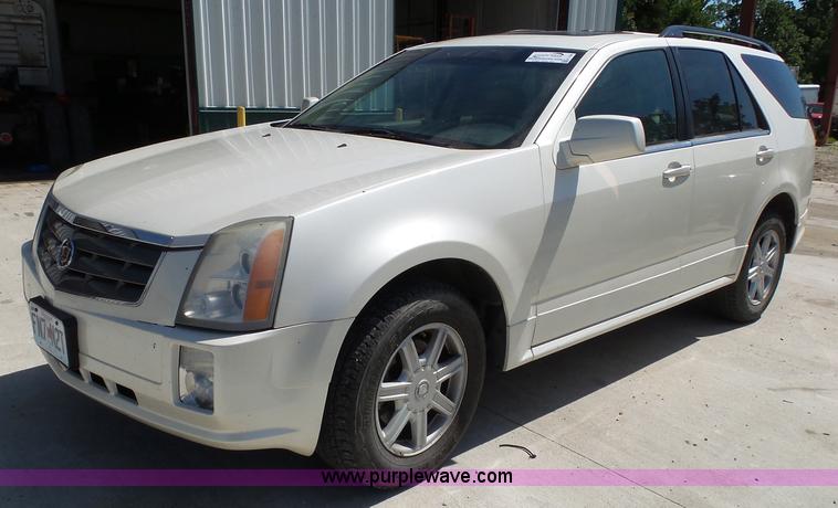 image for item K1190 2004 Cadillac SRX SUV