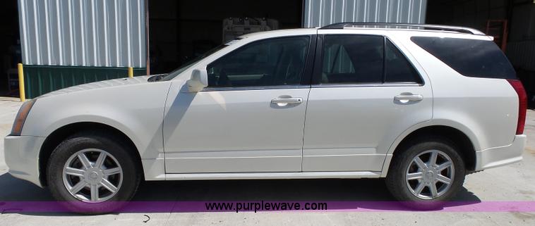 image for item K1190 2004 Cadillac SRX SUV