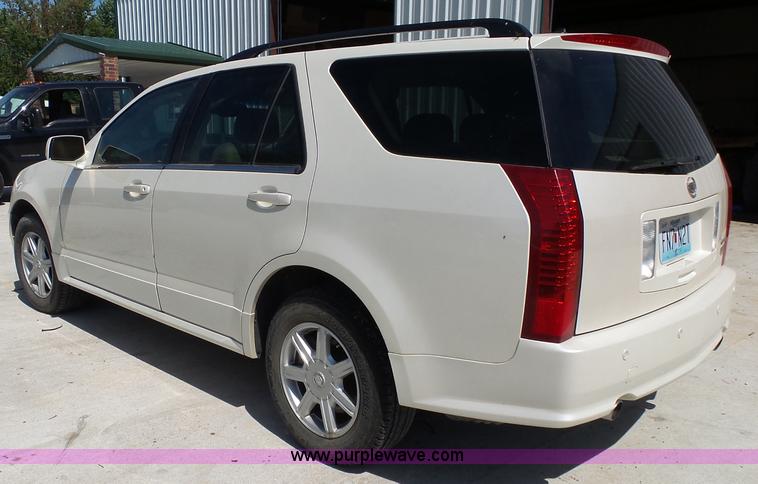 image for item K1190 2004 Cadillac SRX SUV