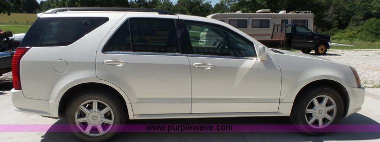 image for item K1190 2004 Cadillac SRX SUV