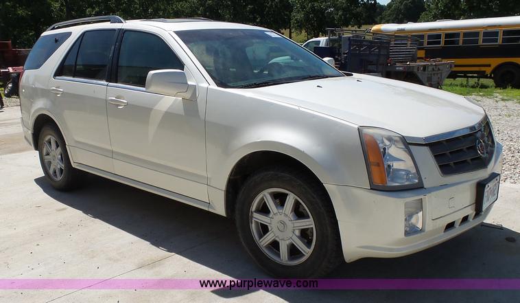 image for item K1190 2004 Cadillac SRX SUV