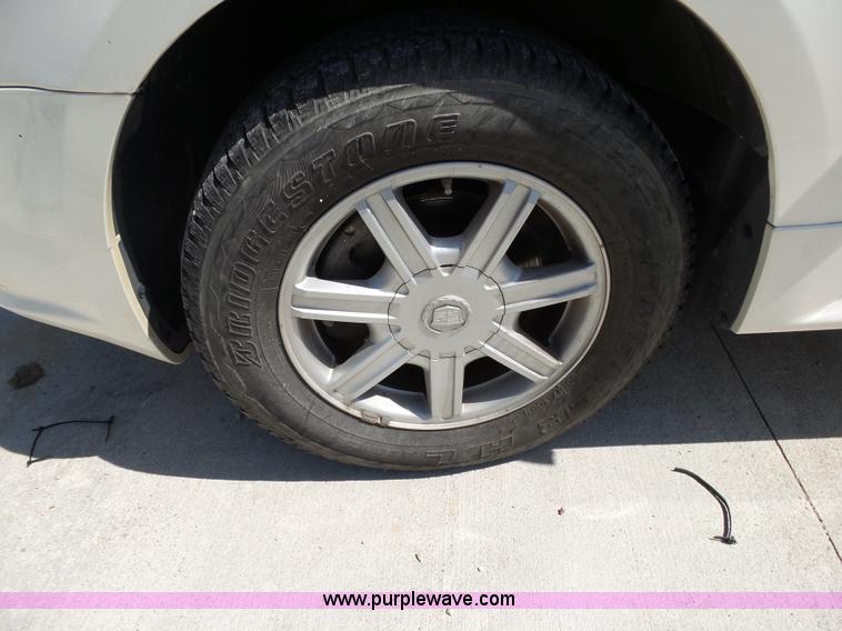 image for item K1190 2004 Cadillac SRX SUV