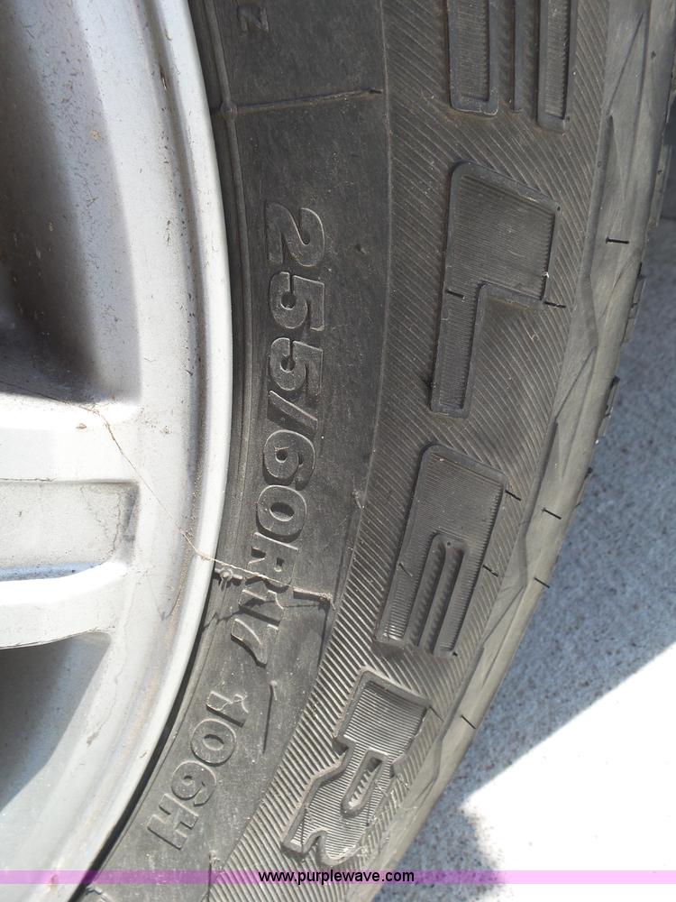 image for item K1190 2004 Cadillac SRX SUV