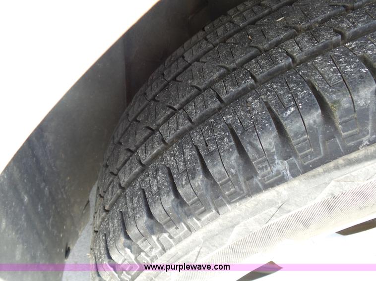 image for item K1190 2004 Cadillac SRX SUV