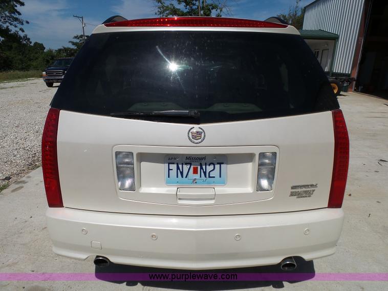 image for item K1190 2004 Cadillac SRX SUV