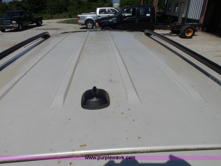 image for item K1190 2004 Cadillac SRX SUV