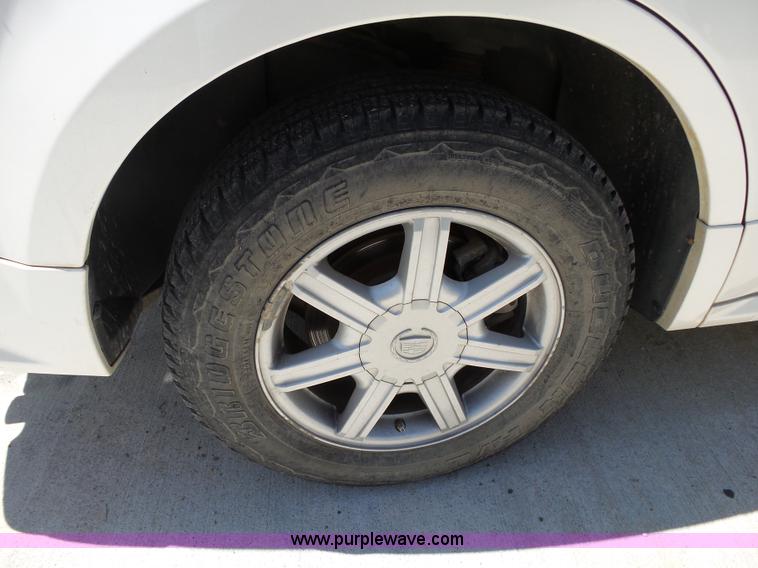 image for item K1190 2004 Cadillac SRX SUV