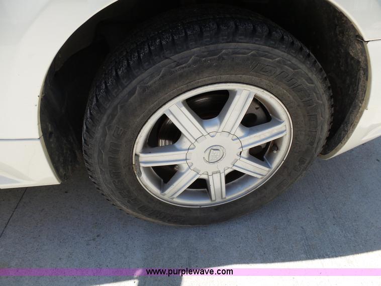 image for item K1190 2004 Cadillac SRX SUV