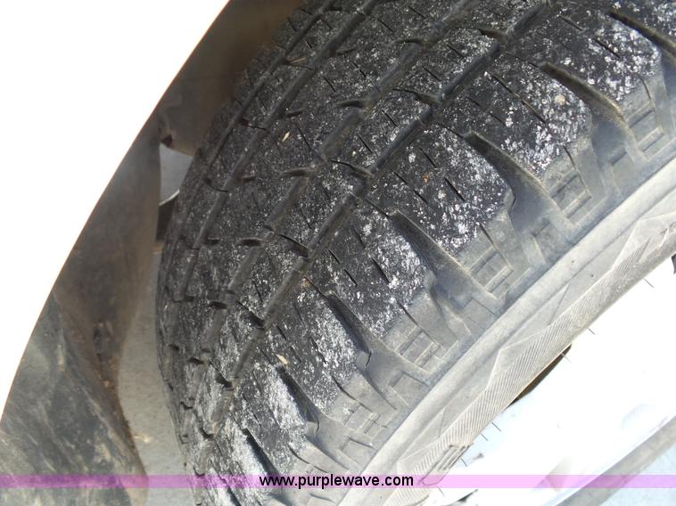 image for item K1190 2004 Cadillac SRX SUV