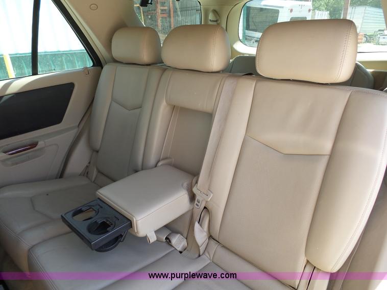 image for item K1190 2004 Cadillac SRX SUV