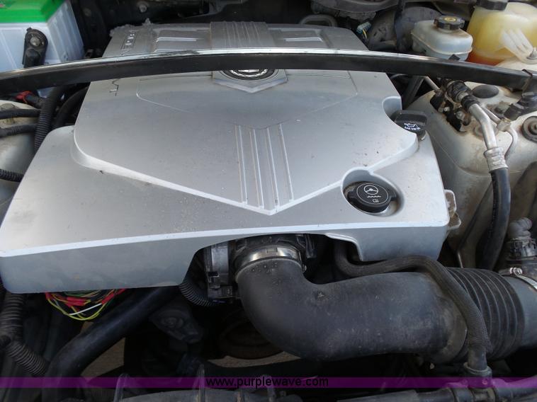 image for item K1190 2004 Cadillac SRX SUV