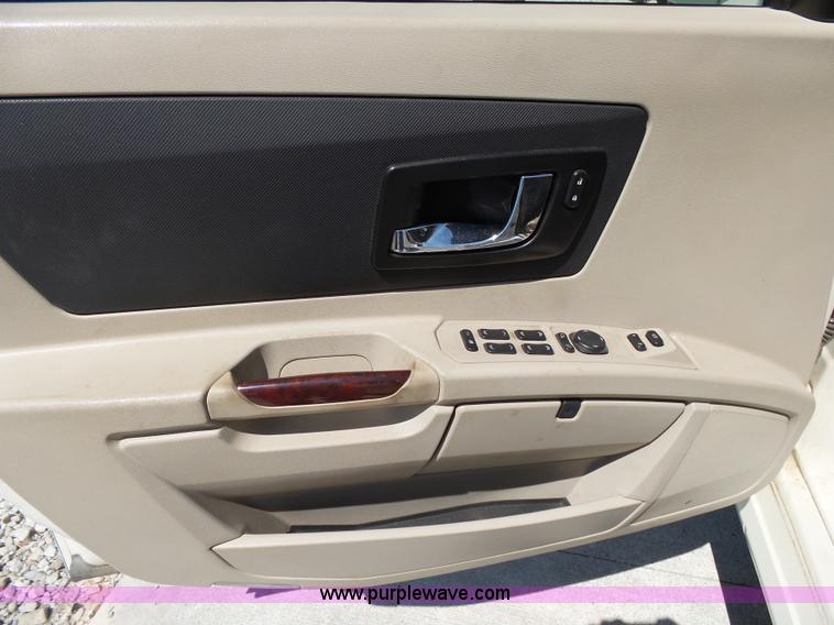 image for item K1190 2004 Cadillac SRX SUV