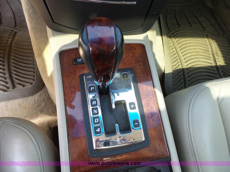 image for item K1190 2004 Cadillac SRX SUV