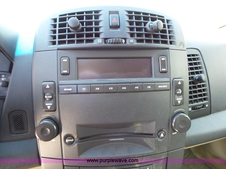 image for item K1190 2004 Cadillac SRX SUV
