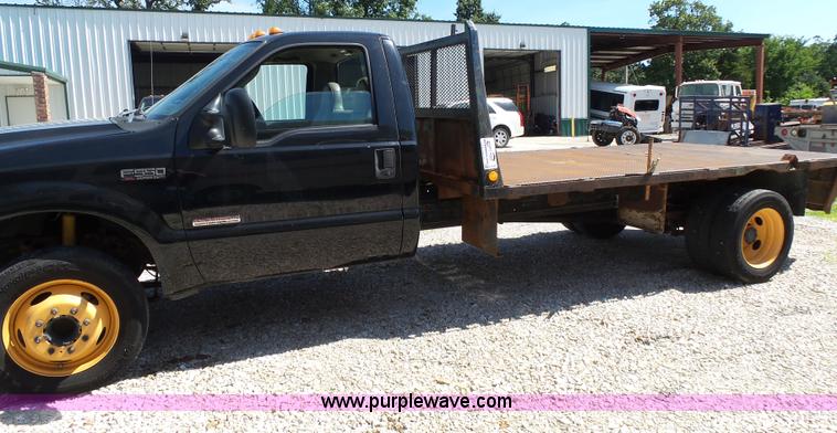 image for item K1192 2004 Ford F550 Crew Cab flatbed truck