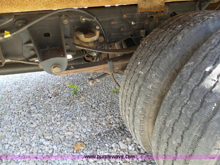 image for item K1192 2004 Ford F550 Crew Cab flatbed truck