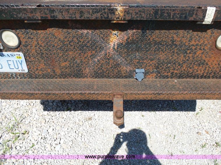 image for item K1192 2004 Ford F550 Crew Cab flatbed truck