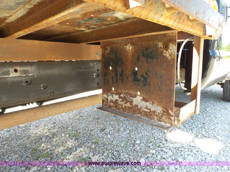 image for item K1192 2004 Ford F550 Crew Cab flatbed truck