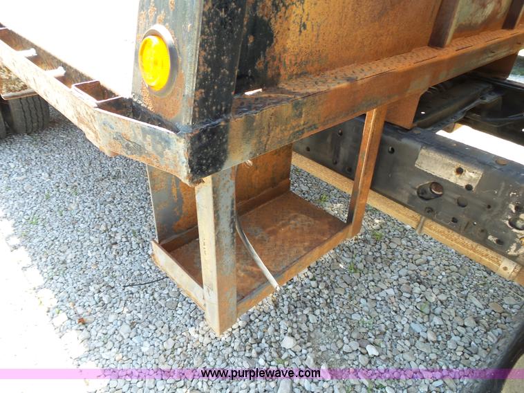 image for item K1192 2004 Ford F550 Crew Cab flatbed truck