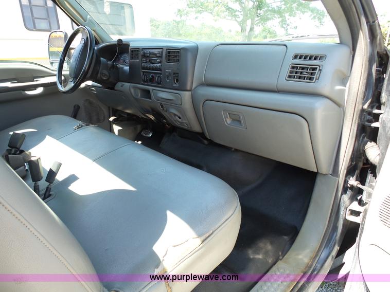 image for item K1192 2004 Ford F550 Crew Cab flatbed truck