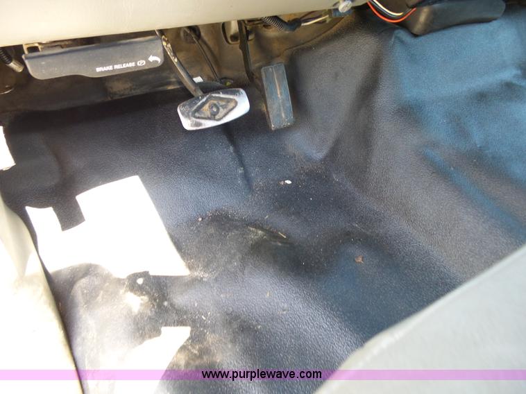 image for item K1192 2004 Ford F550 Crew Cab flatbed truck