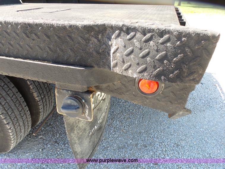 image for item K1193 2000 Ford F350 Super Duty Crew Cab flatbed pickup truck