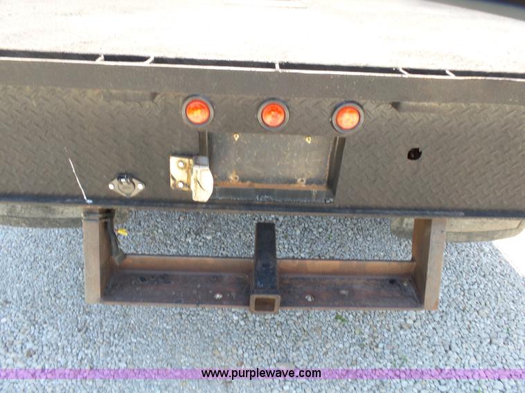image for item K1193 2000 Ford F350 Super Duty Crew Cab flatbed pickup truck