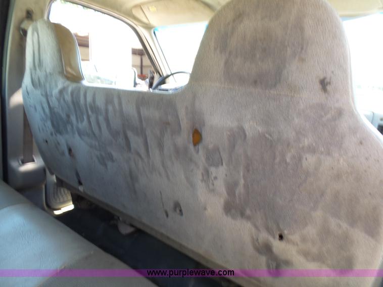 image for item K1193 2000 Ford F350 Super Duty Crew Cab flatbed pickup truck