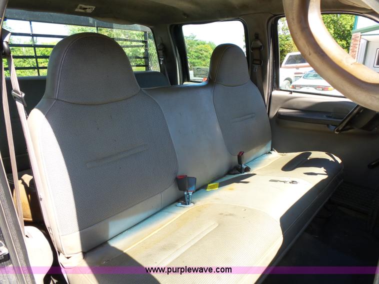 image for item K1193 2000 Ford F350 Super Duty Crew Cab flatbed pickup truck