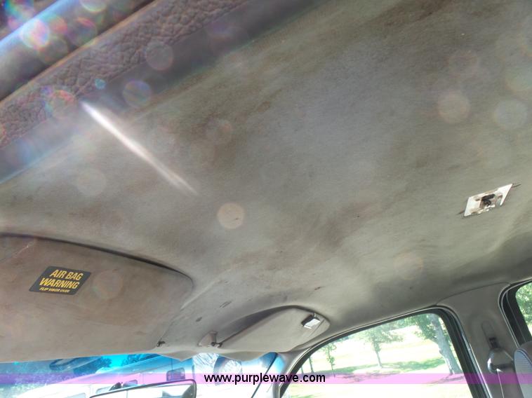 image for item K1193 2000 Ford F350 Super Duty Crew Cab flatbed pickup truck