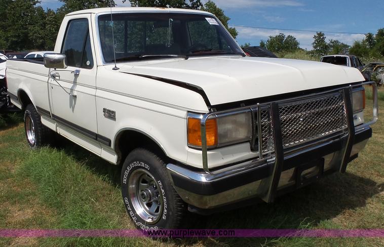 image for item K1197 1987 Ford F150 pickup truck
