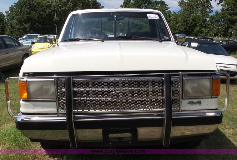 image for item K1197 1987 Ford F150 pickup truck