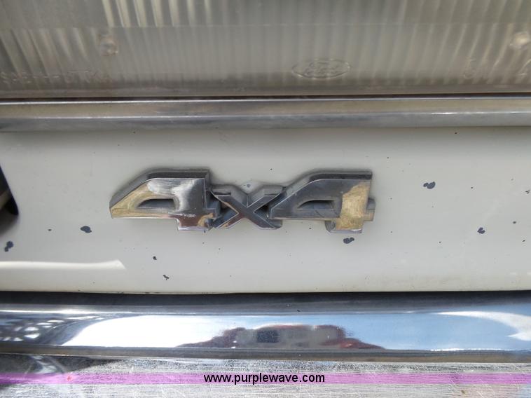 image for item K1197 1987 Ford F150 pickup truck