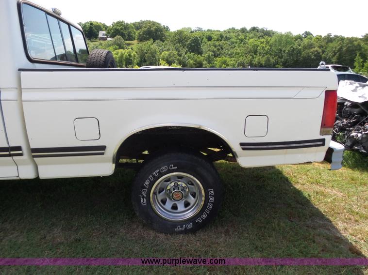 image for item K1197 1987 Ford F150 pickup truck