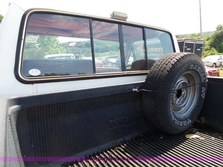 image for item K1197 1987 Ford F150 pickup truck